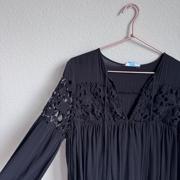 ee:some | V-neck Black Lace Cutout Mini Dress or Blouse - Picture 2 of 7